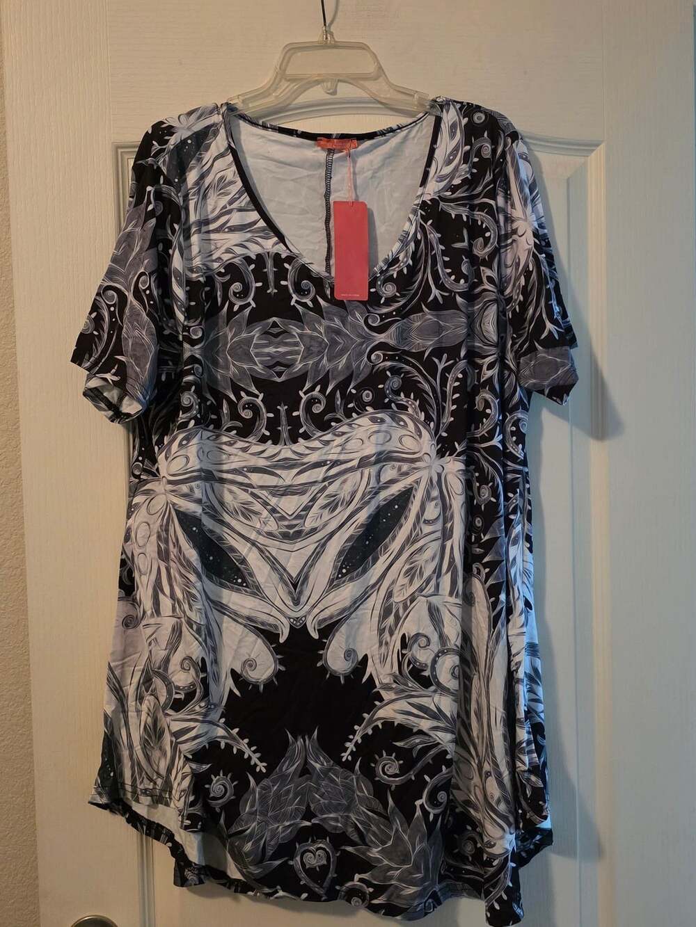 NWT Simply Aster By Firmiana Tunic Top Size 3X Black White Floral Shirt Blouse